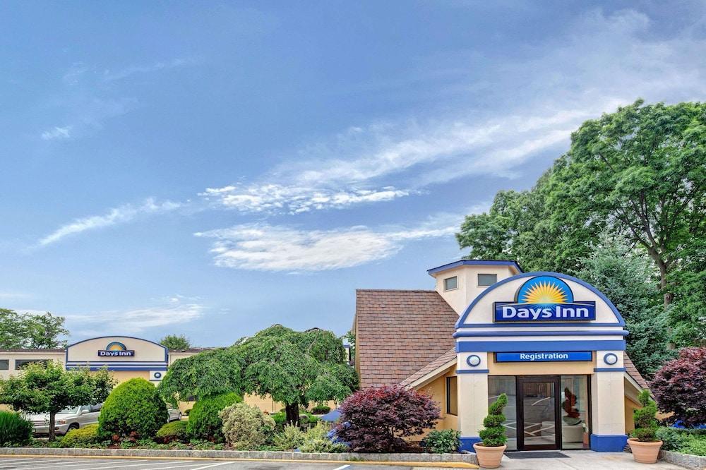 Days Inn By Wyndham Nanuet / Spring Valley Экстерьер фото